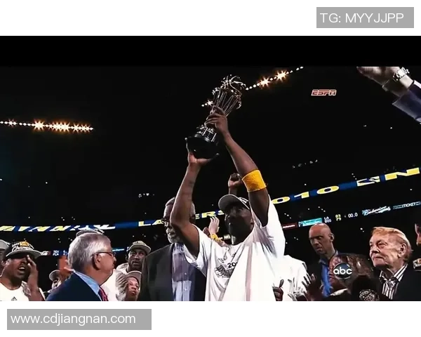 1月21日凯尔特人与湖人激战正酣NBA经典对决引发球迷热议 1月21日凯尔特人与湖人激战正酣NBA经典对决引发球迷热议