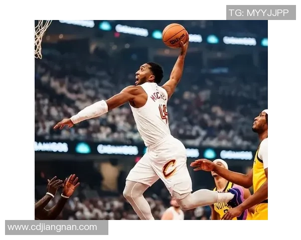 弗拉格:本想在字母哥头上扣篮 但空中意识到那底子不可能 弗拉格:本想在字母哥头上扣篮 但空中意识到那底子不可能